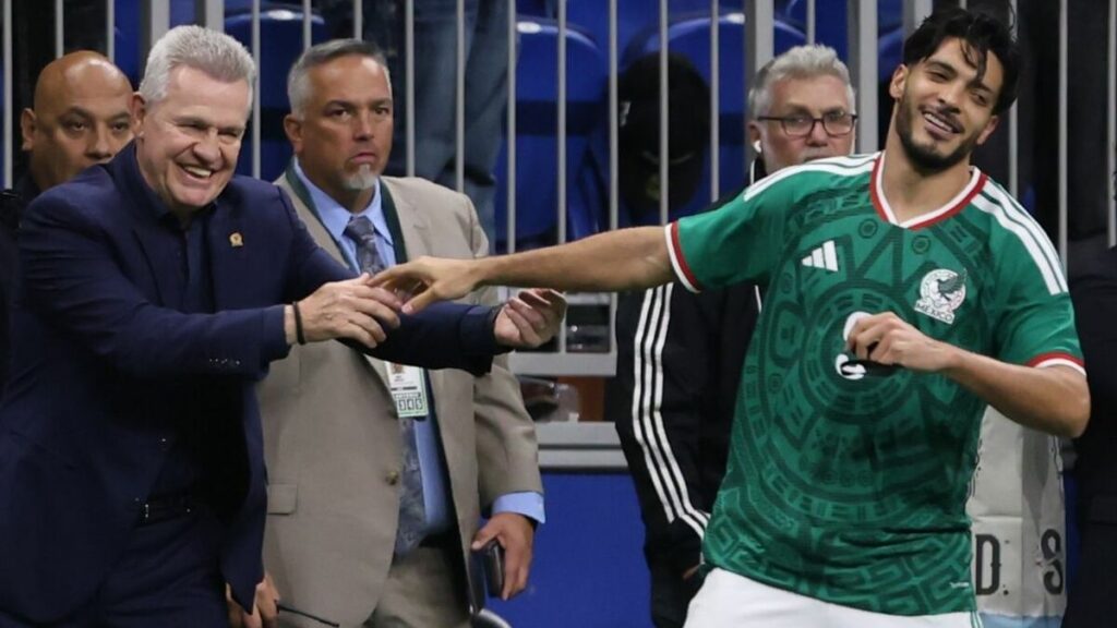 Raúl Jiménez bajo la mira de Vasco Aguirre: Racing de Veracruz enfrenta riesgo de perder invitación