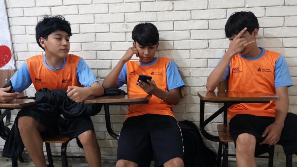 Desaparición de Tres Adolescentes en Escobedo, Nuevo León: ¿Hacia Nuevo Laredo?