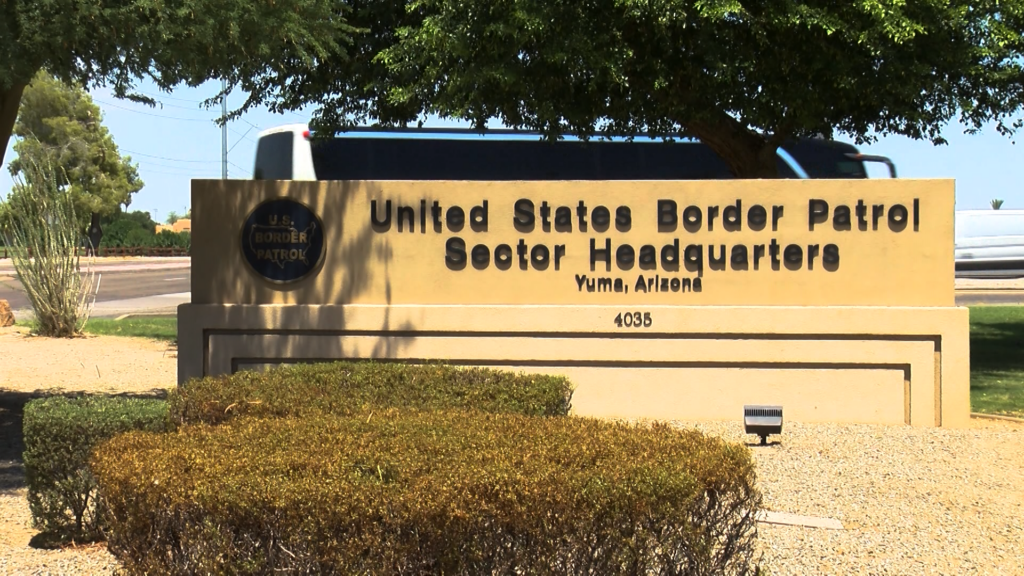 Detención de Choferes por Documentos Falsos en Operativos de la Patrulla Fronteriza en Yuma