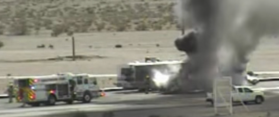 Incendio Arrasa Casa Rodante en el Corazón de Henderson
