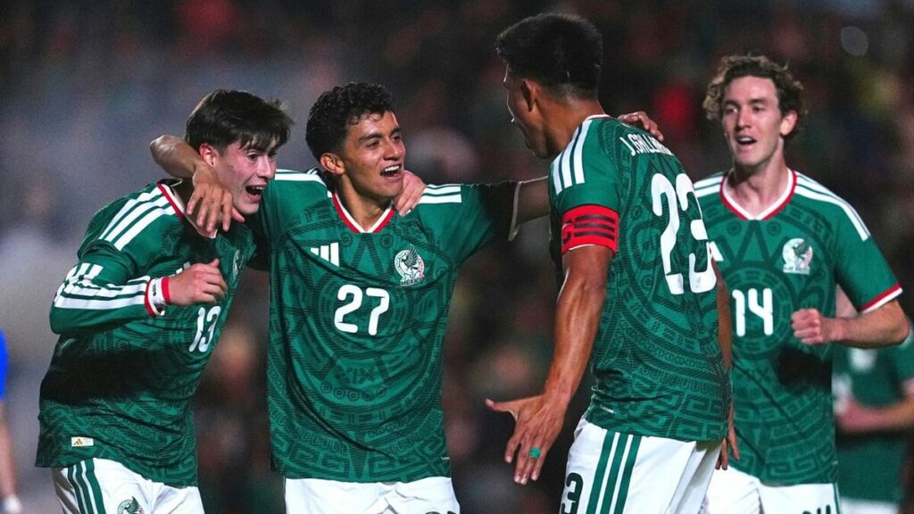 Chivas: Seleccionados Regresan en Avión Privado Pagado por Amaury Vergara