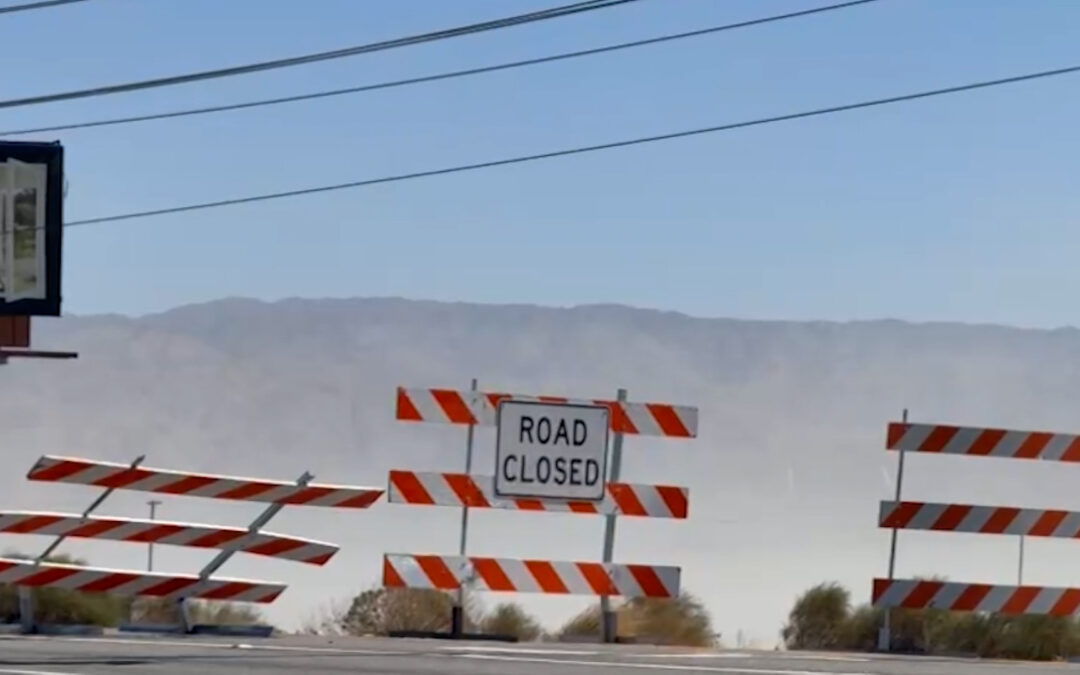 Reabren North Gene Autry Trail y se recomienda evitar vías cerradas por inundaciones