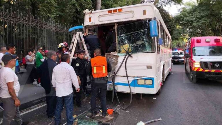 Accidente de camión de peregrinos en Toluca deja 10 heridos en Avenida Constituyentes