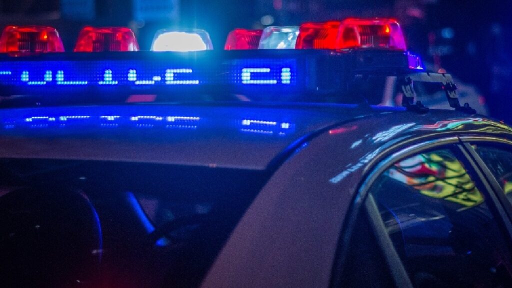 Infracción de tránsito: joven de 24 años enfrenta graves cargos criminales por posesión de THC y soborno