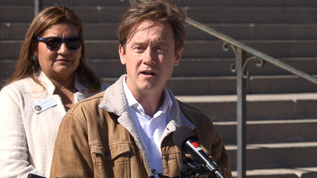 Denver Refuerza Protecciones Locales Contra Operativos de ICE con Nueva Orden