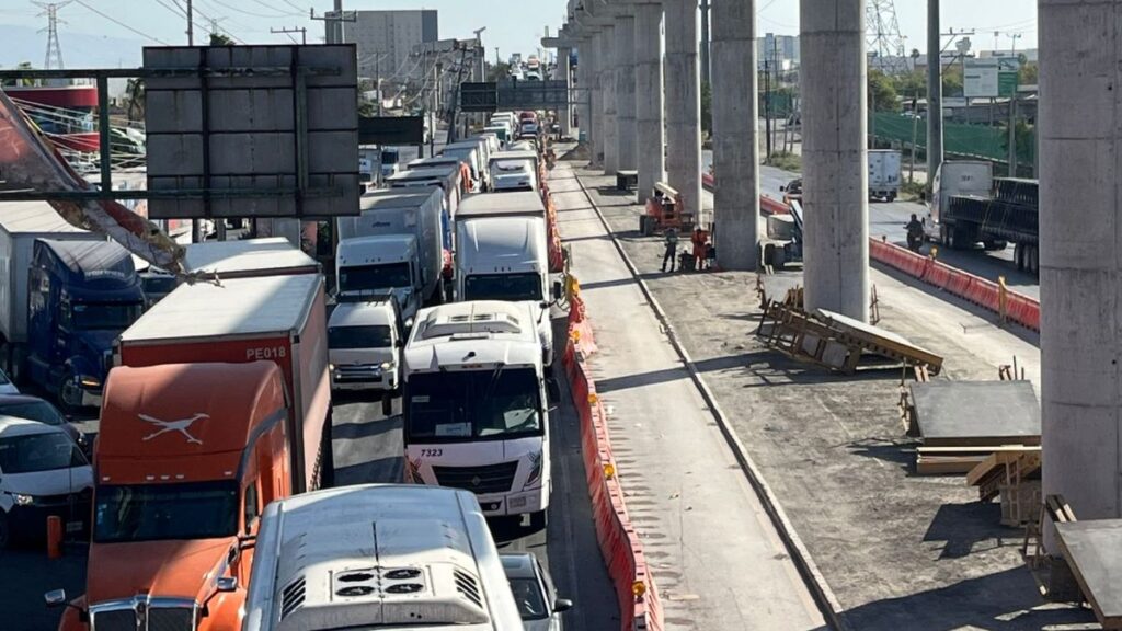 Colapso de Tráfico en Carretera Miguel Alemán Afecta a Pacientes y Automovilistas