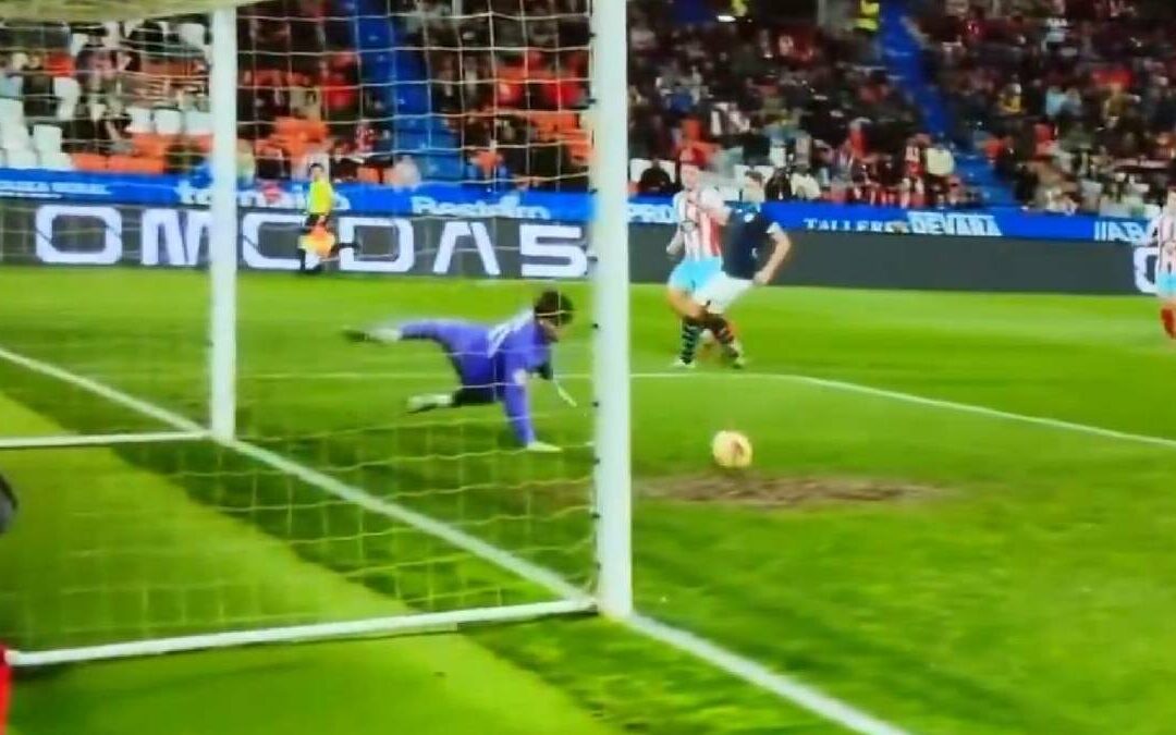 ¡Impactante gol raro de Pasto en España: Mira el video!