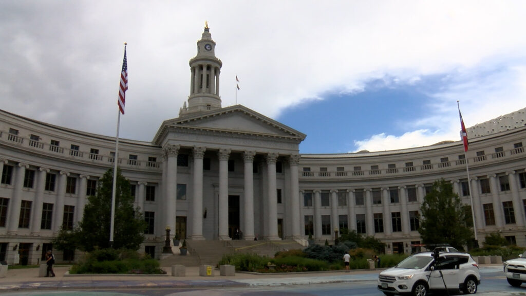 ICE Responde a la Orden Ejecutiva del Alcalde de Denver Sobre Inmigración