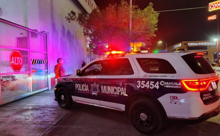 Hombre herido de bala ingresa al hospital de Torreón tras un accidente inesperado