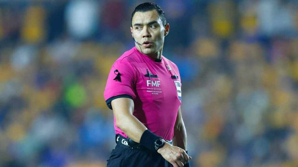 Gato Ortiz lidera las designaciones arbitrales en el juego Pumas vs Toluca de la Jornada 9