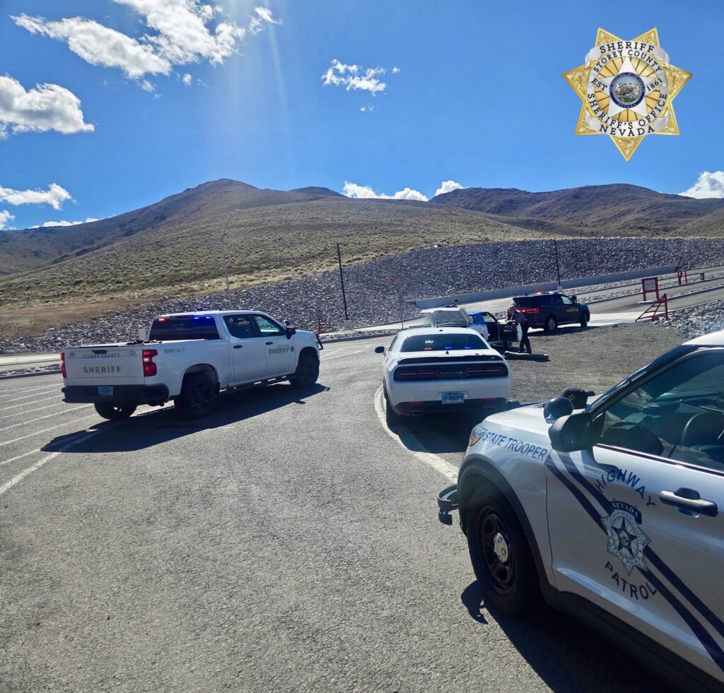 Arresto de tres sospechosos en un vehículo robado con drogas y herramientas de robo en Storey County