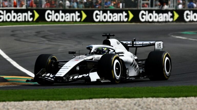 Checo Pérez Finaliza en Decimosexto Lugar en el GP de Australia; Russel Triunfa en el Inicio de la F1 2026