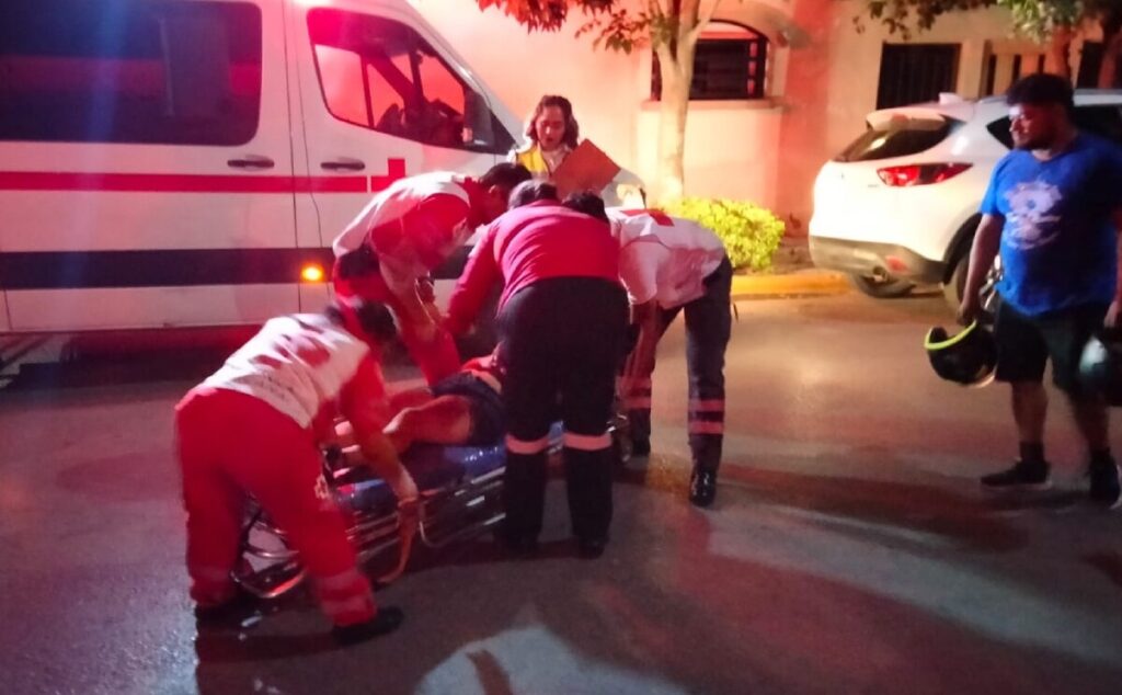Accidente de motociclistas en Lerdo: Mujer de 42 años sufre lesiones severas