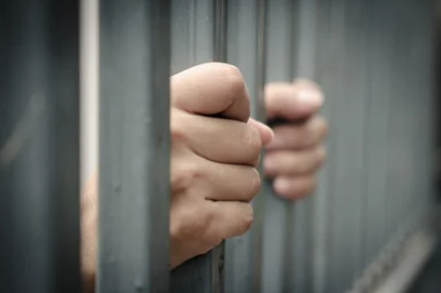 Robo violento: arrestan a delincuente armado tras serie de crímenes en Reno
