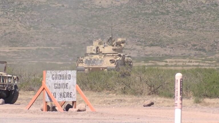 Impresionante Poder del Vehículo de Combate Bradley en Fort Bliss