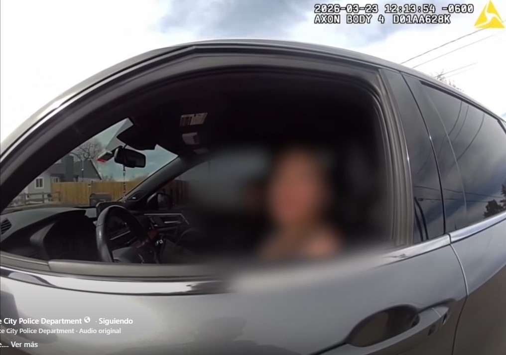 Conductora en Commerce City afronta cargos de abuso infantil y exceso de velocidad