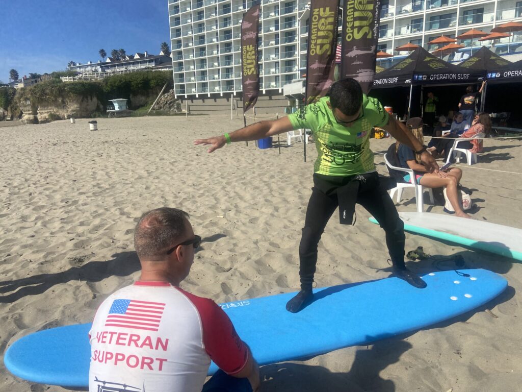 Veteranos de Guerra Encuentran Sanación Mental en las Olas de Capitola