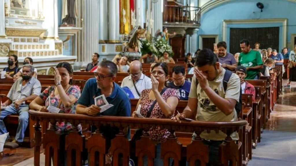 Descubre las Oraciones para la Visita a los 7 Templos durante Semana Santa