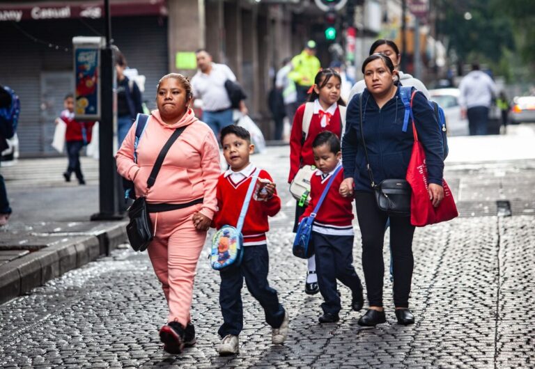 Descubre qué viernes de abril 2026 no habrá clases según la SEP