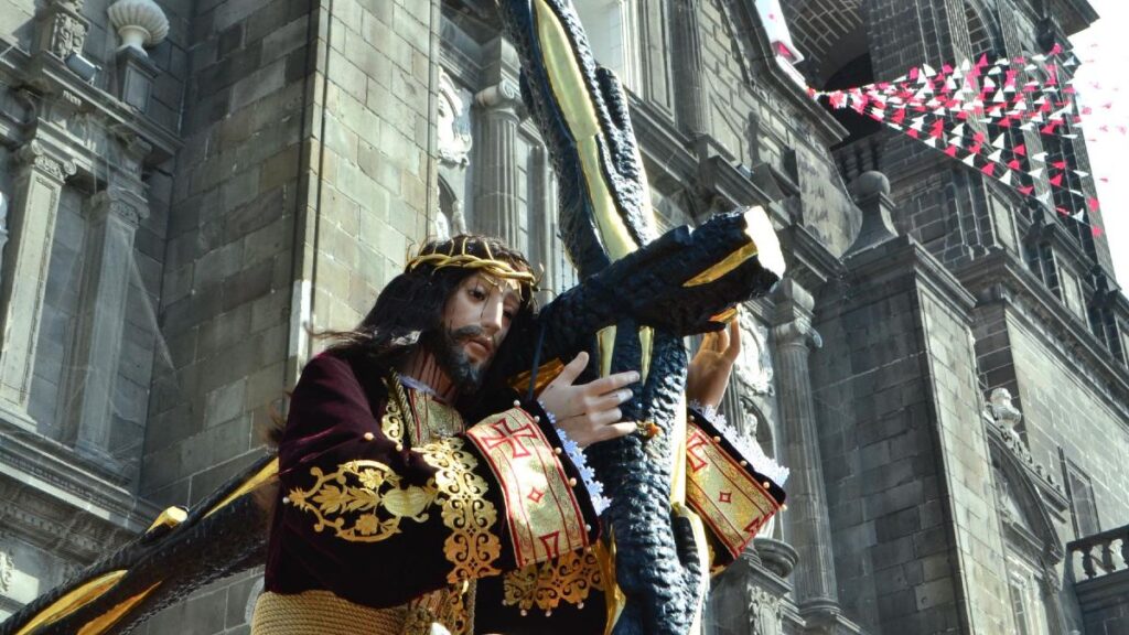 Procesión de Viernes Santo 2026: Calles Cerradas en el Centro Histórico de Puebla