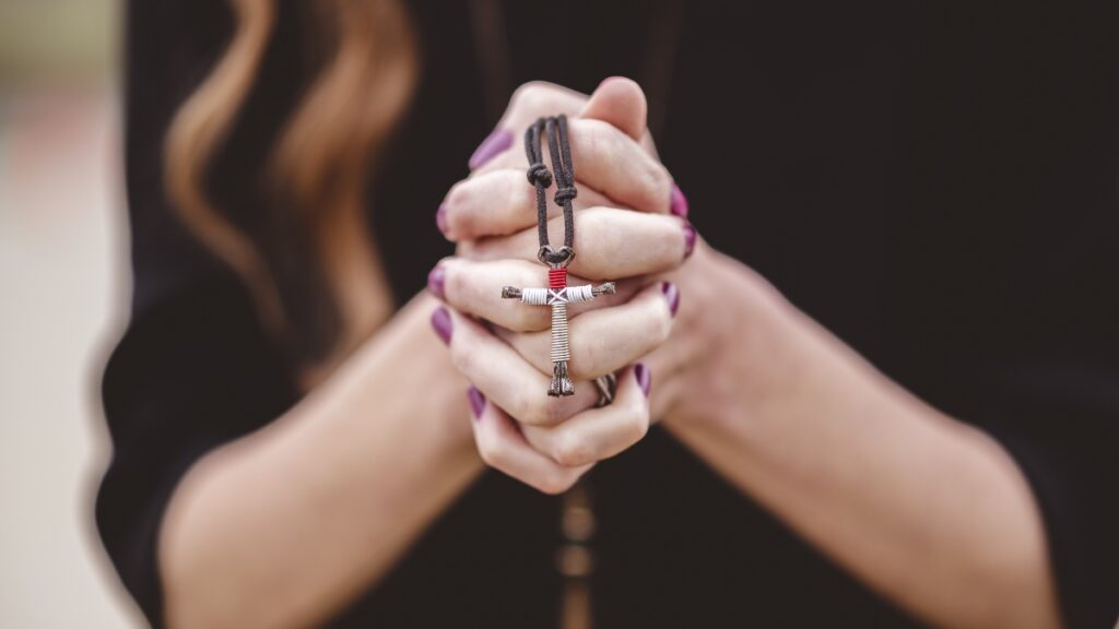 Descubre la Oración Esencial del Viernes Santo en España