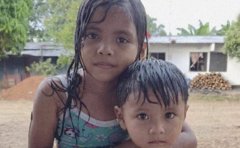 Tragedia en Florida: Niños Atrapados en una Nevera Pierden la Vida