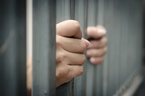 Preso capturado: Un fugitivo es arrestado tras una rápida y coordinada búsqueda operacional en Nevada