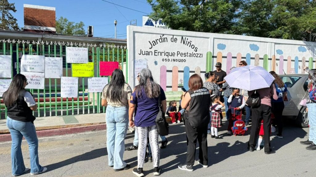 Docente en Saltillo: Padres Claman Por el Regreso de Maestra en Kínder Juan Enrique Pestalozzi