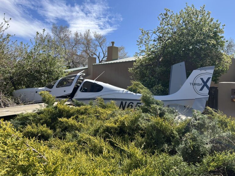 Accidente de Avioneta Cerca del Resort Ojo Santa Fe: Investigación en Curso