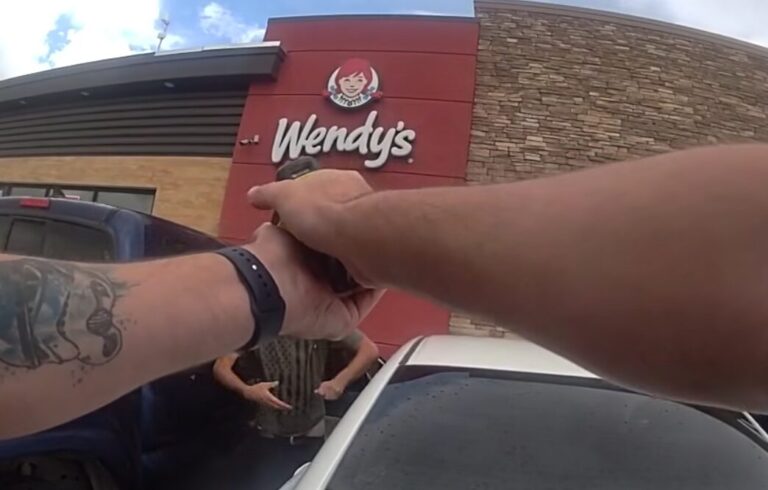 La detención incrimina al sospechoso: el sheriff difunde el video completo del incidente de Chris Dixon.