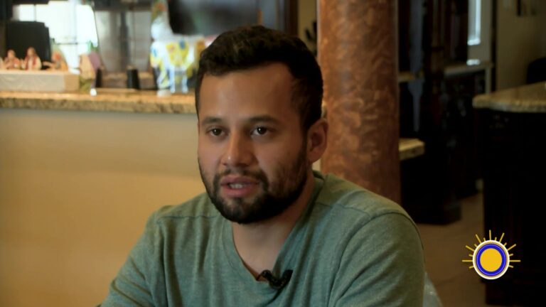 Joven Beneficiario De DACA Relata Su Deportación Y Lucha Por Reunirse Con Su Familia
