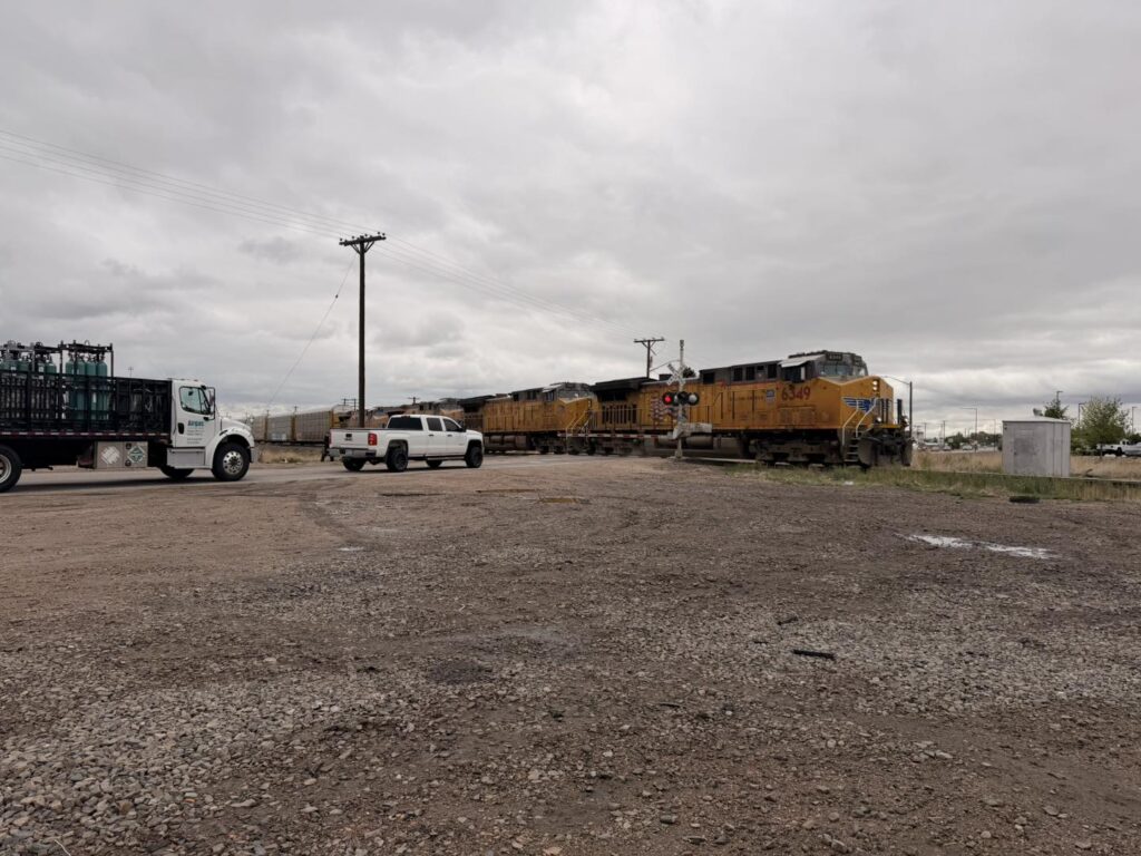 Commerce City Policía Refuerza Vigilancia en Cruces Ferroviarios: Alerta para Conductores Imprudentes