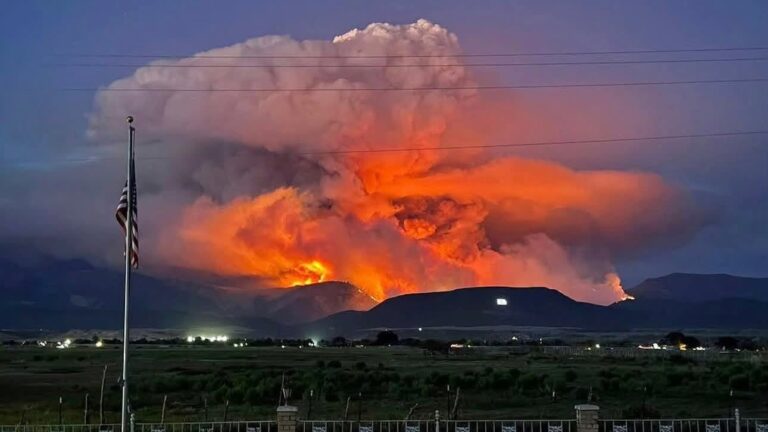 Incendio Snyder Mesa en Colorado deja tres bomberos muertos y agrava la emergencia forestal