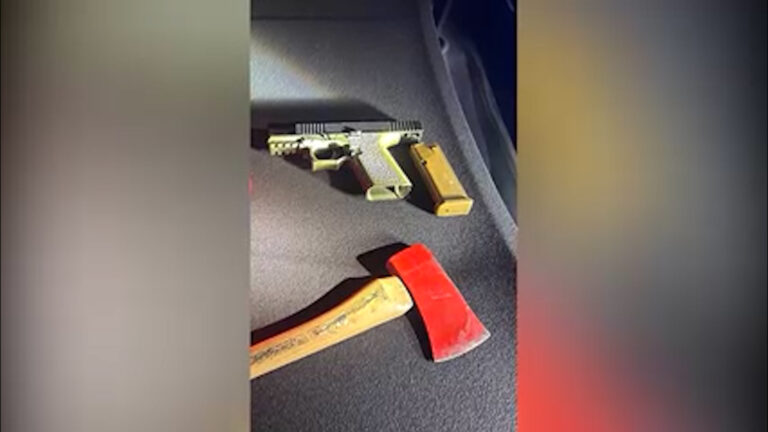 Arresto en Monterey: Hombre Capturado con Pistola Fantasma Cargada