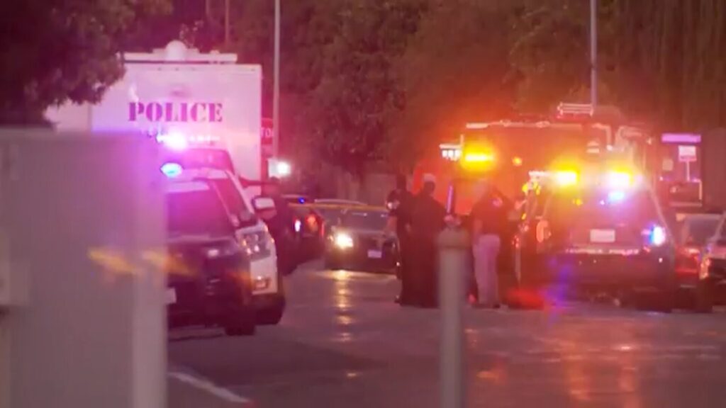 Tiroteo en Graduación en California Causa Muerte y Heridos