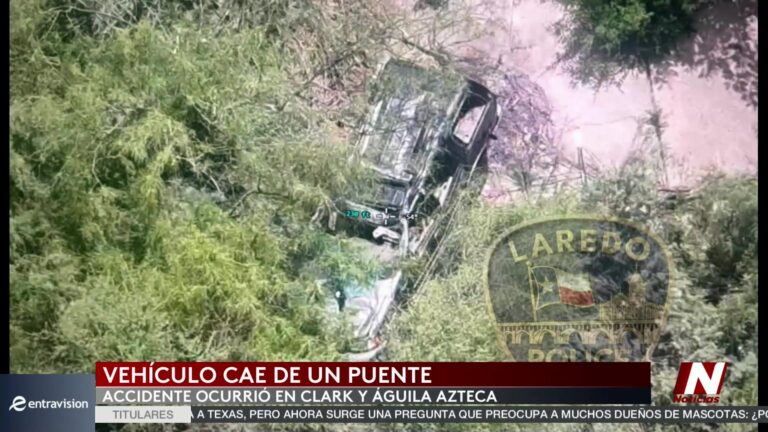 Accidente en Laredo: Vehículo Cae de Puente y Congestiona el Tráfico