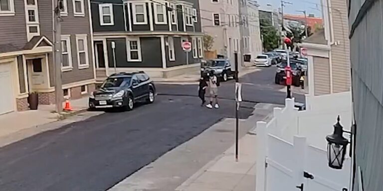Robo a Mano Armada en Boston: Adolescente Arrestado en Puesto de Limonada Infantil