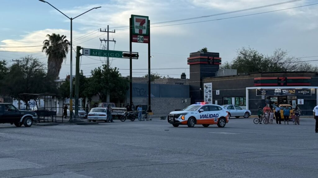 Corte de Luz en Torreón: Vecinos de la Colonia Aviación Bloquean Crucero tras 24 Horas de Apagón