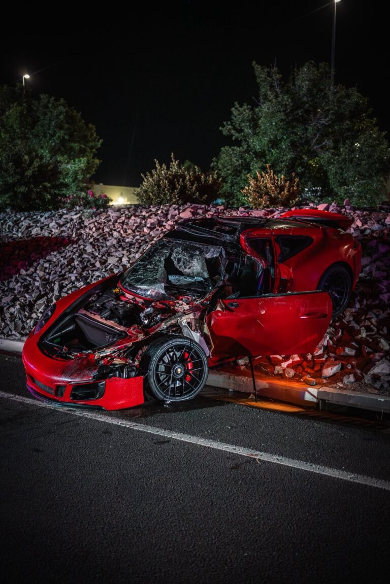 Carreras ilegales causan tragedia: 9 heridos tras brutal choque a alta velocidad en Reno