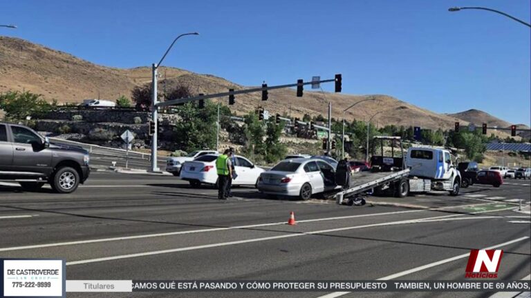 Choque en Sparks deja cuatro heridos y causa caos vial el martes por la mañana