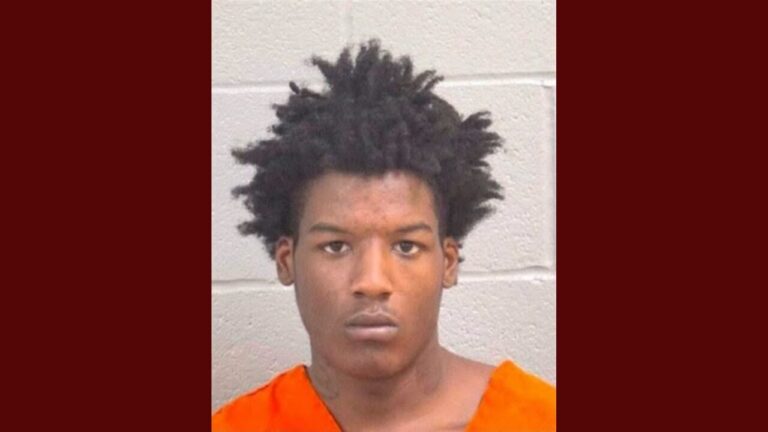 Midland Crime Stoppers ofrece recompensa por información para capturar a Joseph Coleman por lesiones a un menor