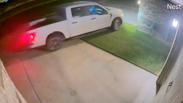 Buscan a conductor de camioneta por atropello y fuga en Midland tras causar destrozos