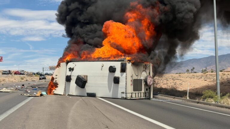 choques trágicos: 1 muerto y 3 heridos tras colisión de cuatro vehículos en la I-15 norte