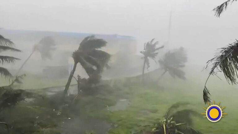 Super Tifón Bavi Azota Islas Del Pacífico De EE.UU.