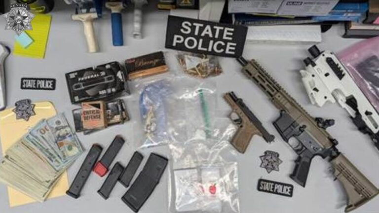 ARMAS incautadas en Nevada: arrestan a un hombre en libertad condicional con un arsenal ilegal y drogas en su casa