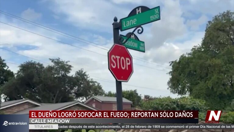 Incendio vehicular en Laredo: bomberos controlan fuego en calle Mido sin reporte de heridos