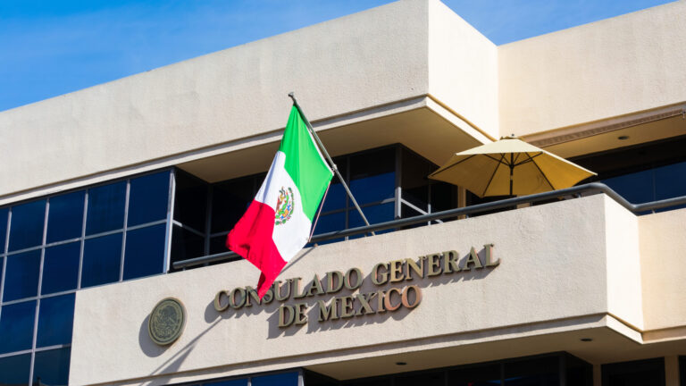 Consulado de México en San Diego y City Heights CDC refuerzan apoyo a migrantes con convenio de cinco años