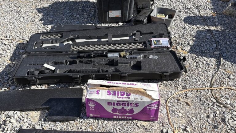 Fugitivo buscado: 7 armas y drogas halladas tras operativo contra sospechoso en Pahrump