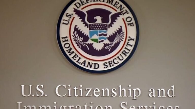 Carga pública: Un drástico cambio federal amenaza a miles de inmigrantes