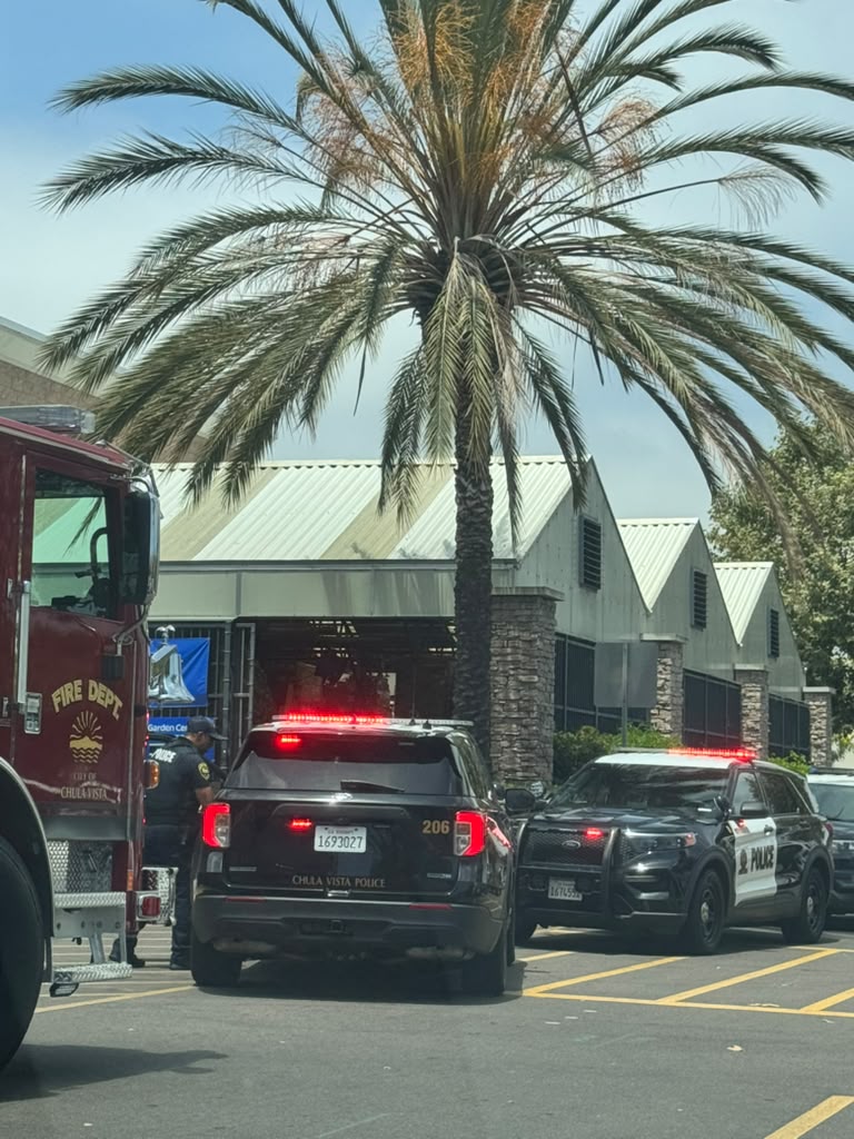 Emergencia en Walmart de Palomar, Chula Vista: una persona ingresó gritando que querían asesinarla